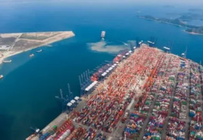 李嘉诚撤资背后：家族办公室，超高净值家庭的“时代必修课”