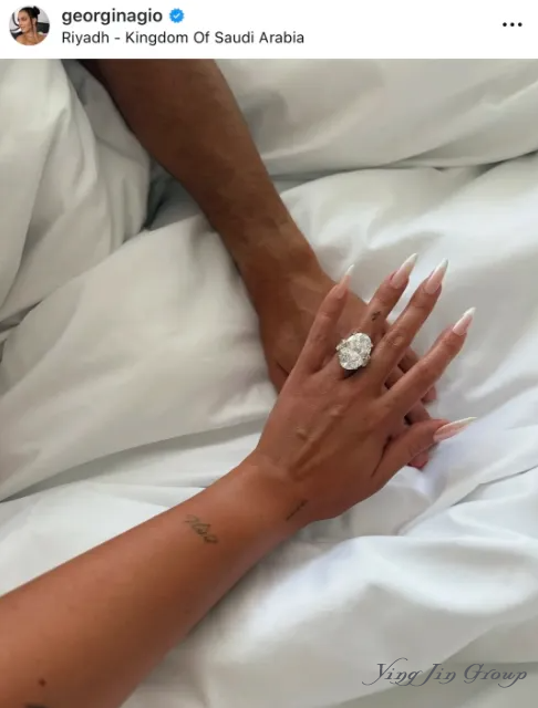 C罗求婚乔治娜刷屏！但更让人惊掉下巴的是他那双腿的“天价保单”